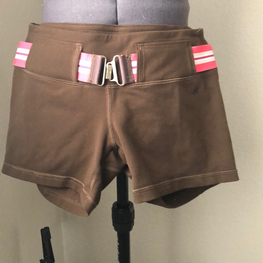 lululemon shorts with reversible belt-has back tag